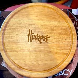 Circo cheese board with knives, great gift for Nebraska Huskers fans